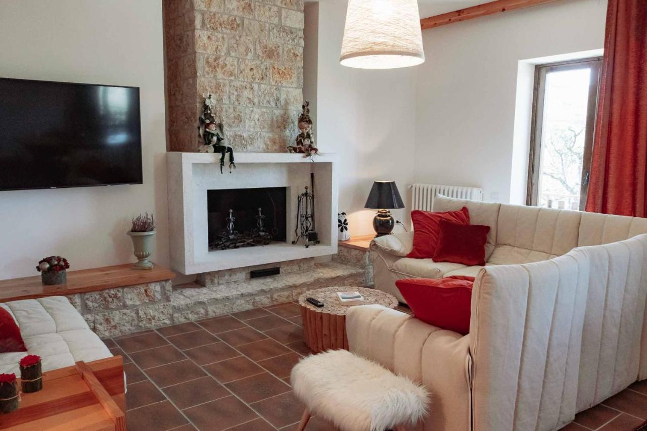 Villa Miralago Fiastra Bagian luar foto